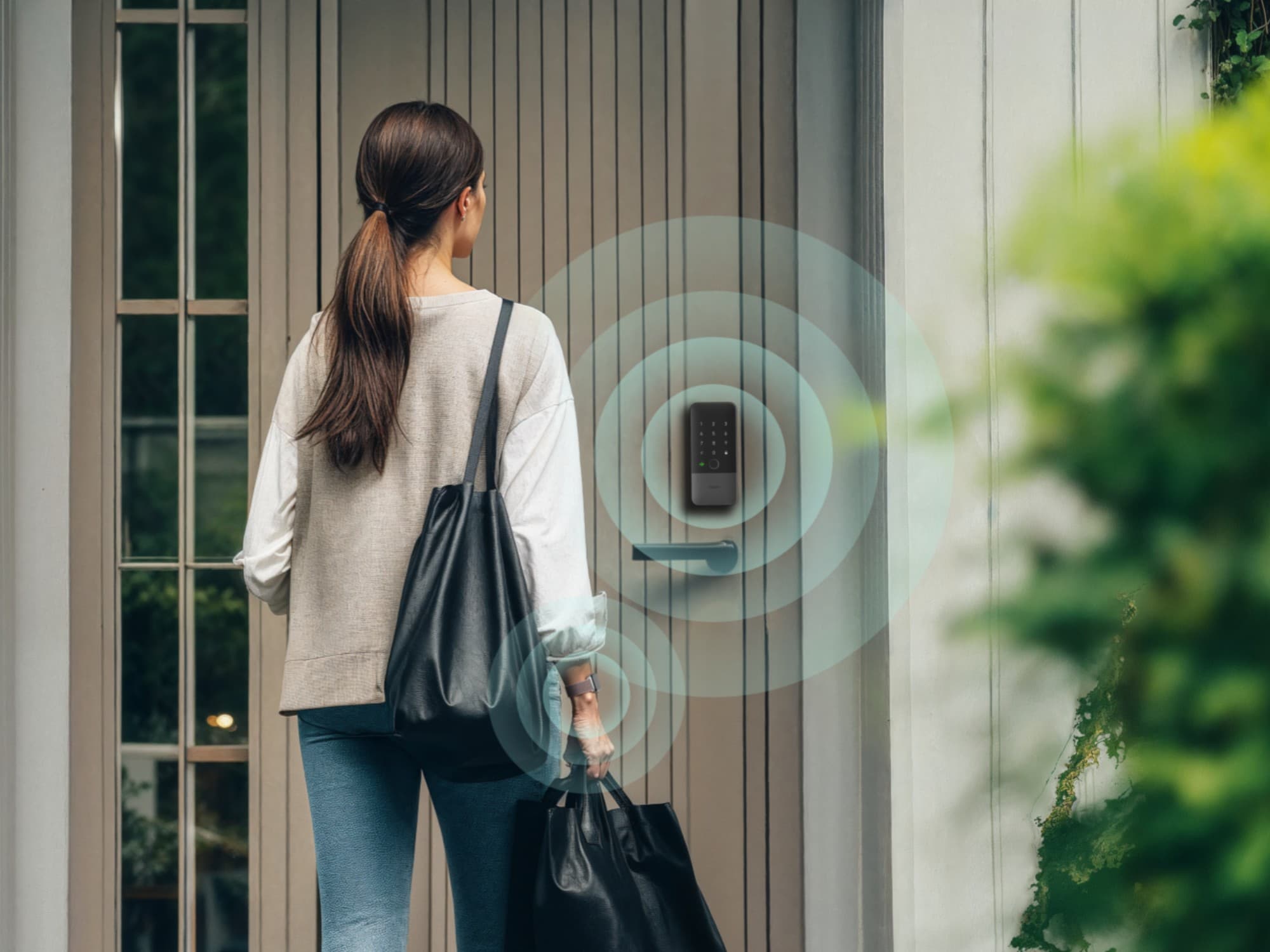 The Aqara U400 Reimagines What a Smart Lock Should Feel Like